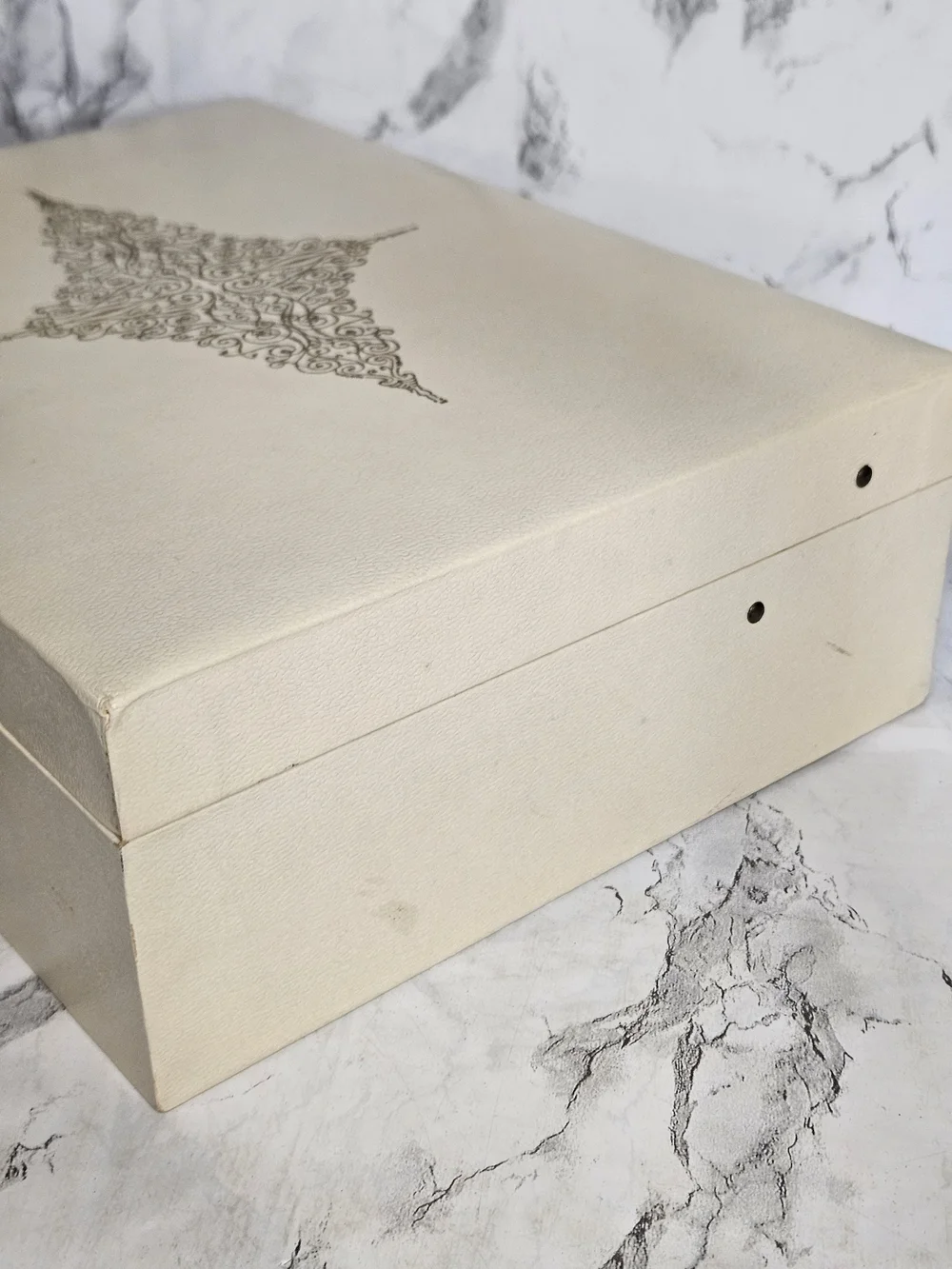 Vintage 1960's Lady Buxton Beige Two Tier Jewelry Box With Red Velvet